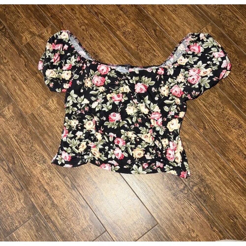Ambiance Black Floral Puff Sleeve Ruched Crop Top - 3X